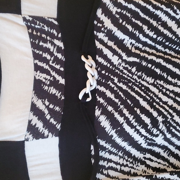 TOP DESIGN DRESS, NWOT, blk/wht, cap sleeve, pullover, jersey. - Picture 3 of 9